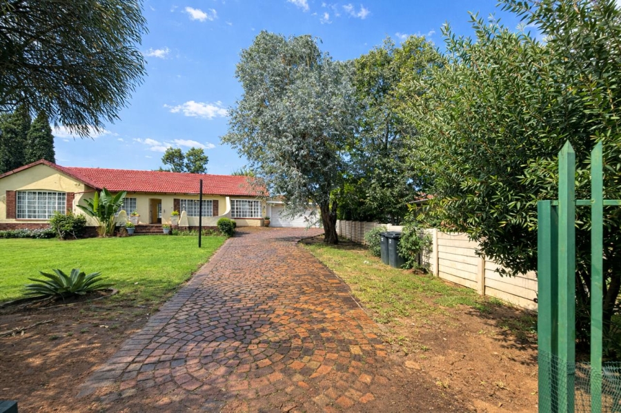 To Let 3 Bedroom Property for Rent in Noordwyk Gauteng