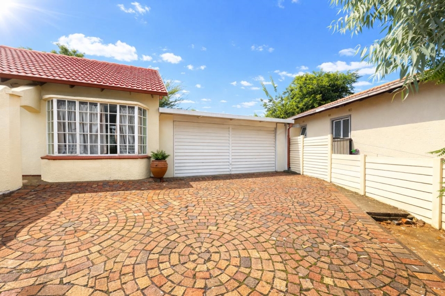 To Let 3 Bedroom Property for Rent in Noordwyk Gauteng