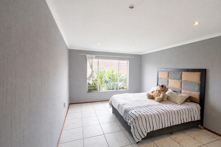 To Let 2 Bedroom Property for Rent in Ferndale Gauteng