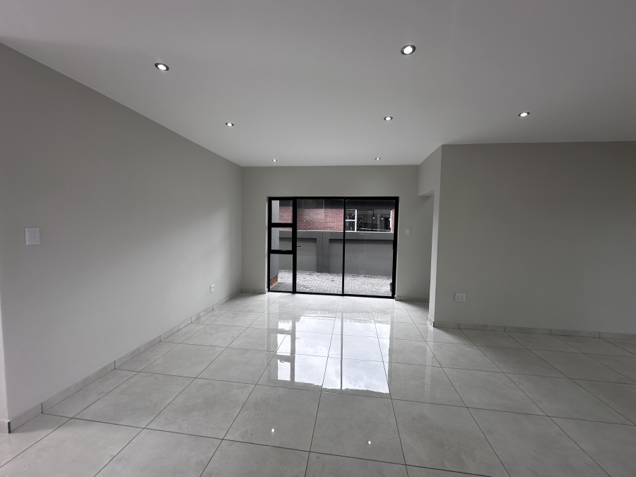 5 Bedroom Property for Sale in Helderwyk Gauteng