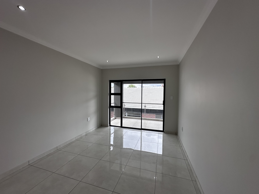 5 Bedroom Property for Sale in Helderwyk Gauteng