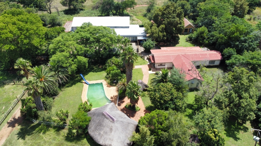 10 Bedroom Property for Sale in Kameeldrift West Gauteng