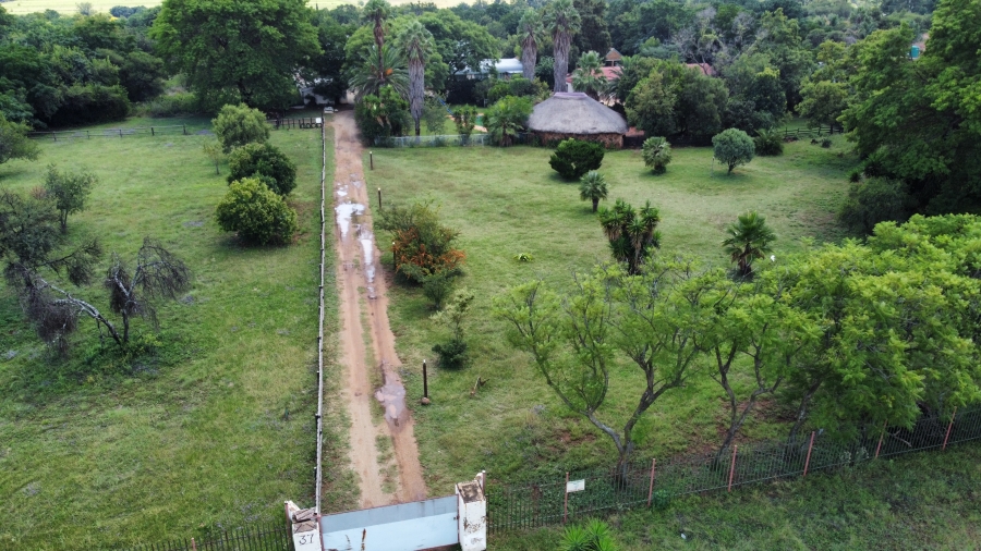 10 Bedroom Property for Sale in Kameeldrift West Gauteng