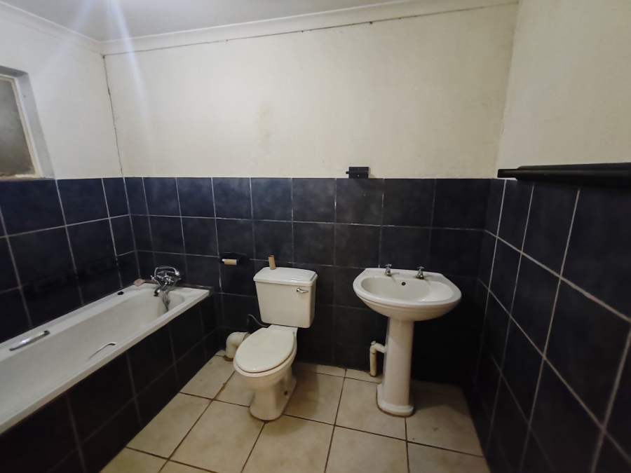 10 Bedroom Property for Sale in Kameeldrift West Gauteng