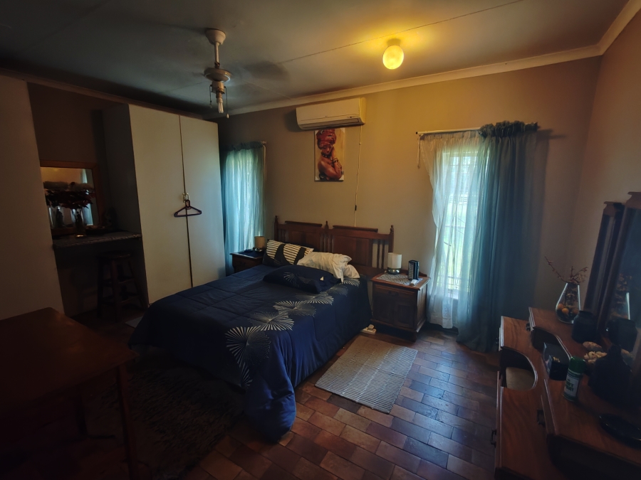 10 Bedroom Property for Sale in Kameeldrift West Gauteng