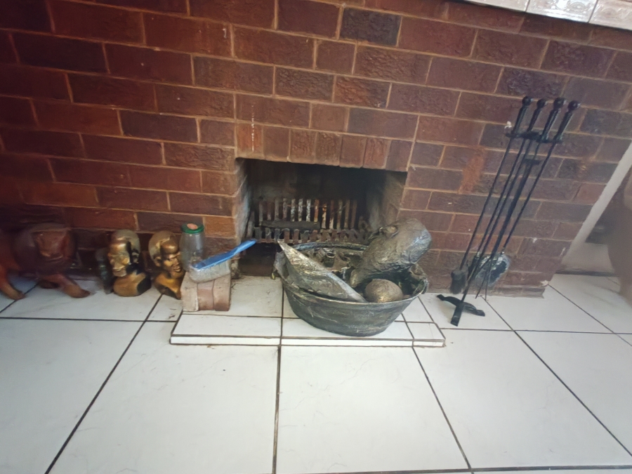 10 Bedroom Property for Sale in Kameeldrift West Gauteng