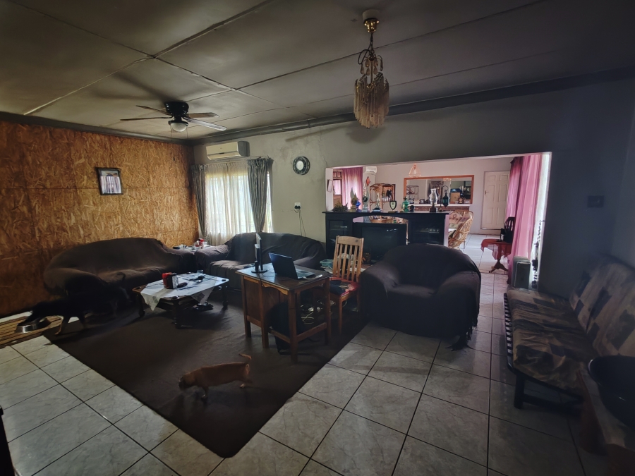 10 Bedroom Property for Sale in Kameeldrift West Gauteng