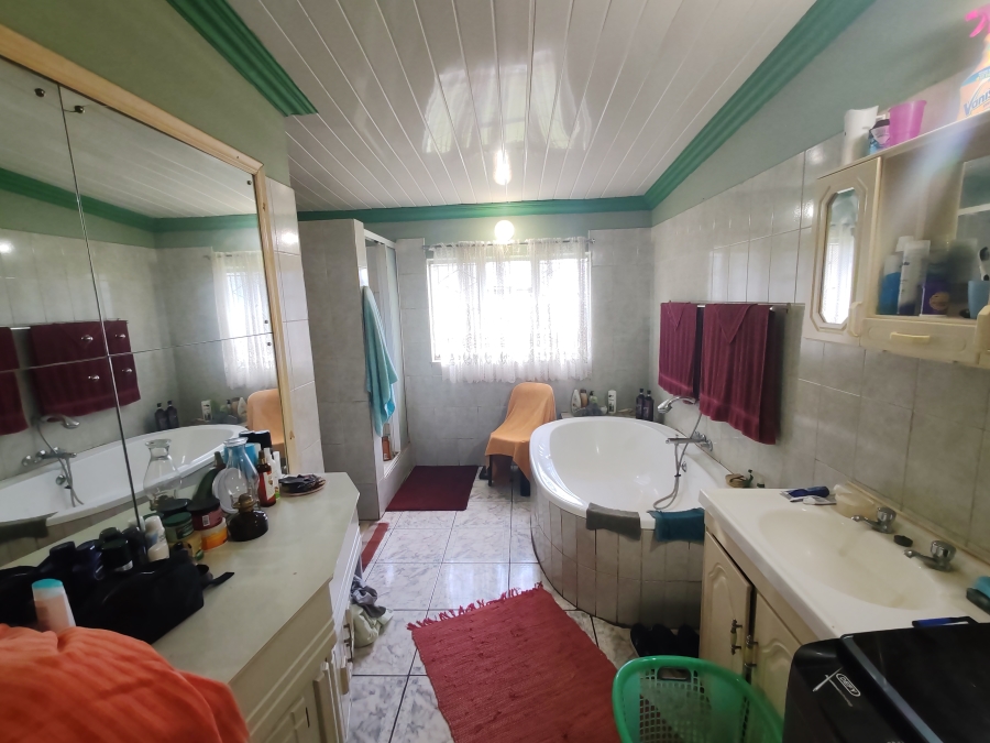 10 Bedroom Property for Sale in Kameeldrift West Gauteng