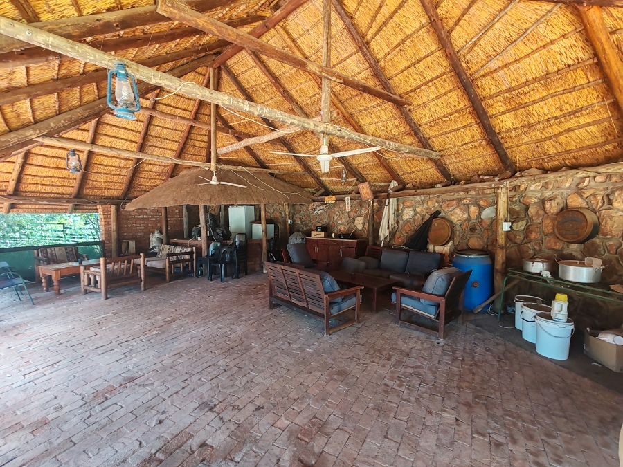 10 Bedroom Property for Sale in Kameeldrift West Gauteng