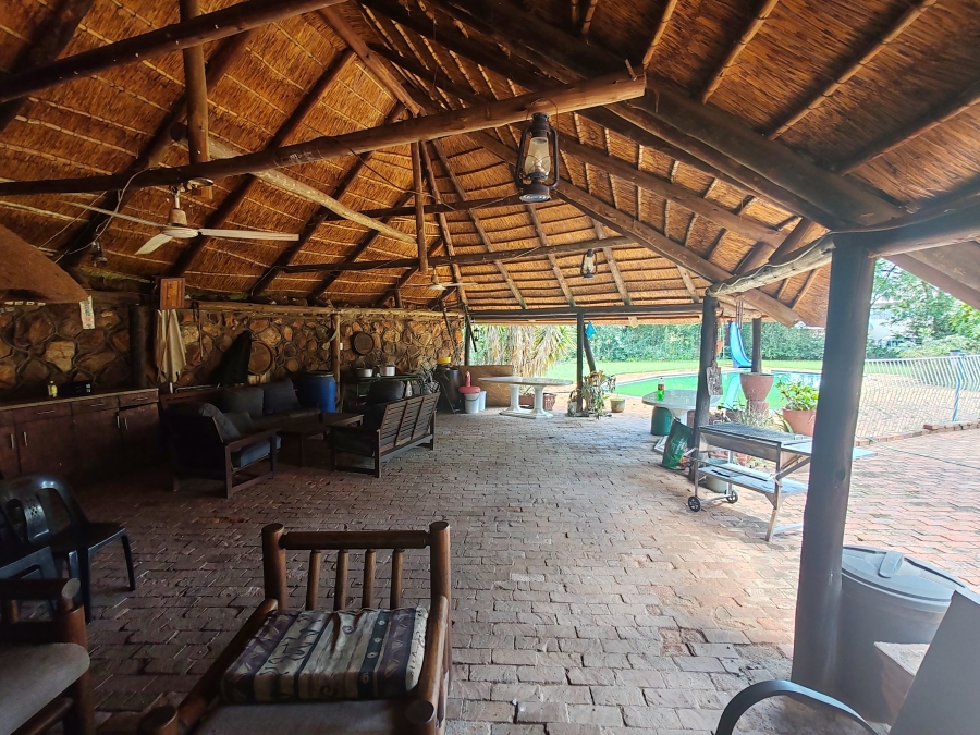 10 Bedroom Property for Sale in Kameeldrift West Gauteng