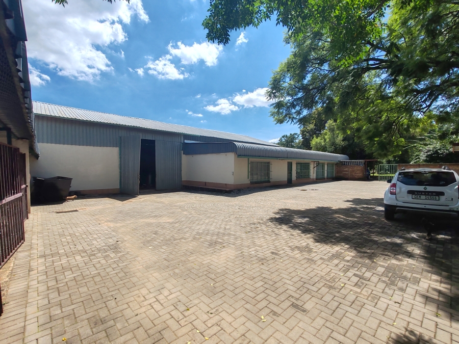 10 Bedroom Property for Sale in Kameeldrift West Gauteng