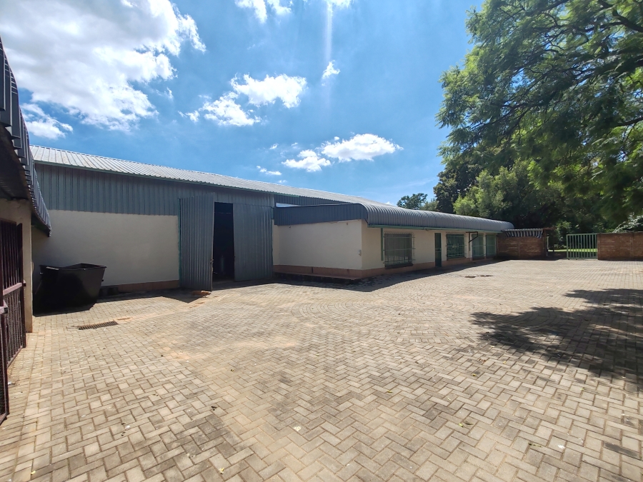 10 Bedroom Property for Sale in Kameeldrift West Gauteng