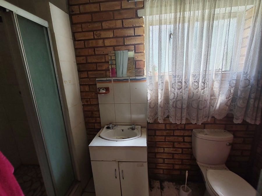 10 Bedroom Property for Sale in Kameeldrift West Gauteng