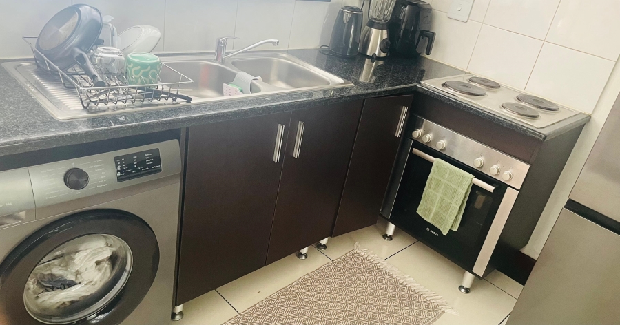 To Let 1 Bedroom Property for Rent in Noordwyk Gauteng