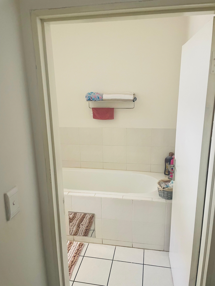 To Let 1 Bedroom Property for Rent in Noordwyk Gauteng