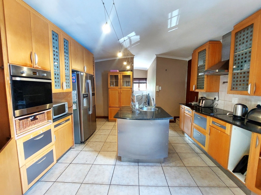 4 Bedroom Property for Sale in Waterkloof Ridge Gauteng