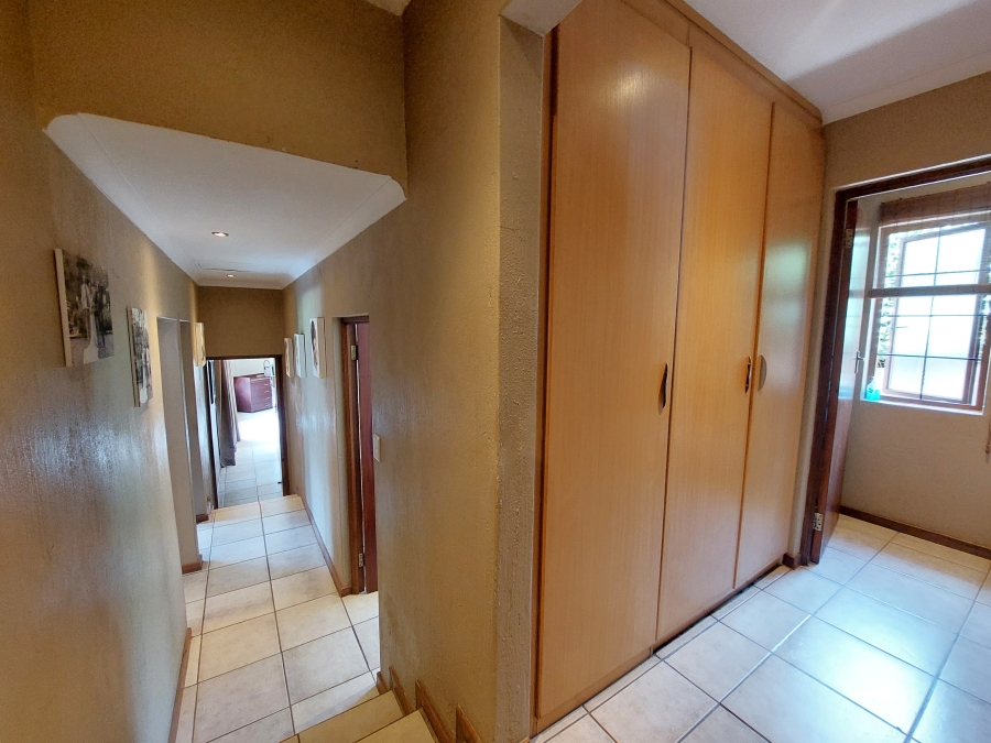 4 Bedroom Property for Sale in Waterkloof Ridge Gauteng