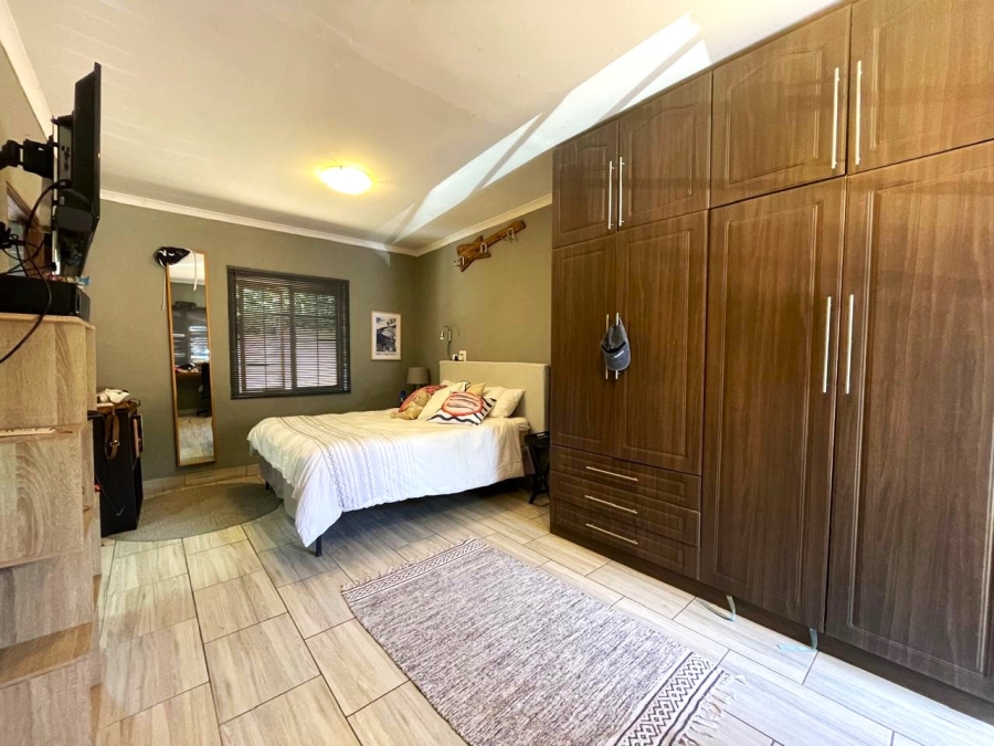 4 Bedroom Property for Sale in Waterkloof Ridge Gauteng