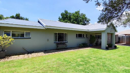 4 Bedroom Property for Sale in Meyerton Central Gauteng