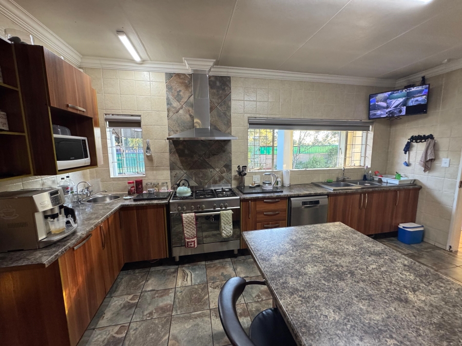 4 Bedroom Property for Sale in Meyerton Central Gauteng