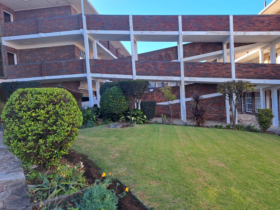 2 Bedroom Property for Sale in Florida Lake Gauteng