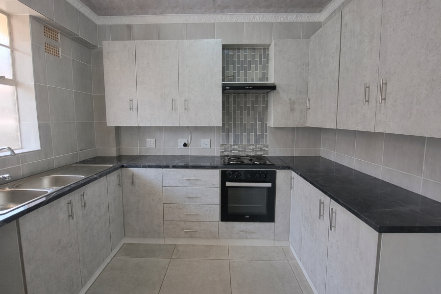 2 Bedroom Property for Sale in Florida Lake Gauteng