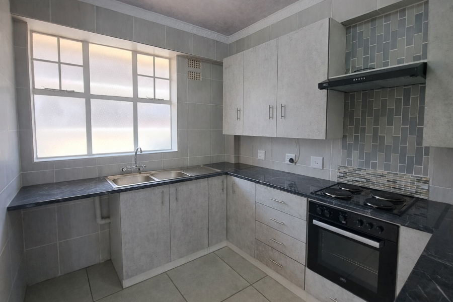2 Bedroom Property for Sale in Florida Lake Gauteng