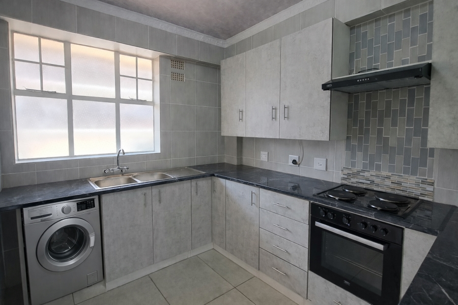 2 Bedroom Property for Sale in Florida Lake Gauteng