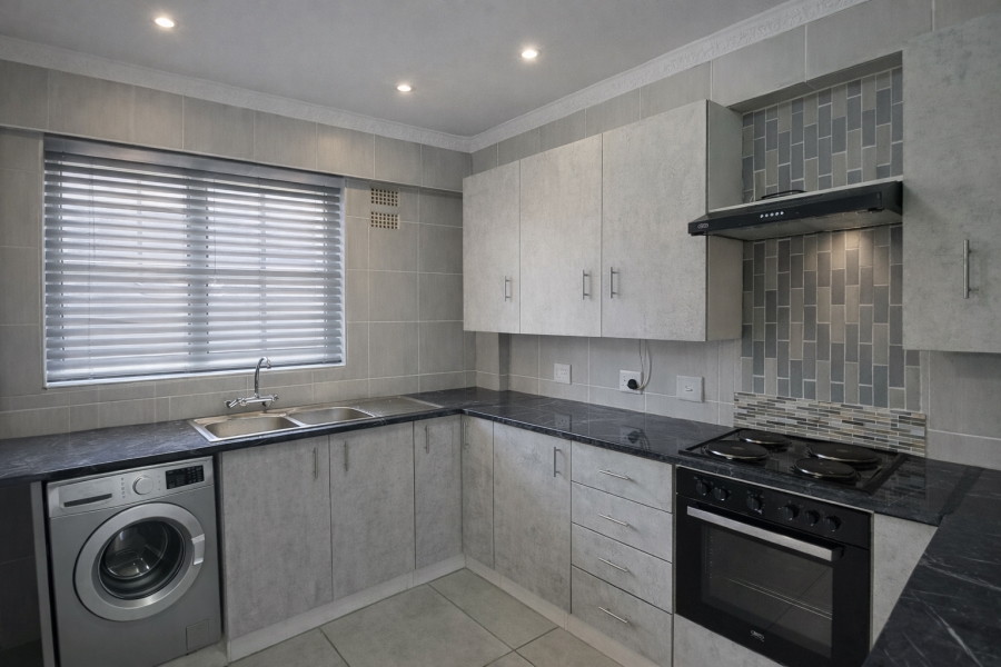 2 Bedroom Property for Sale in Florida Lake Gauteng