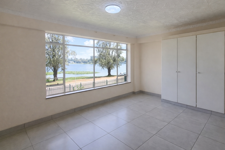 2 Bedroom Property for Sale in Florida Lake Gauteng