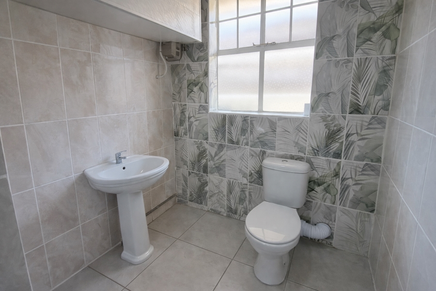 2 Bedroom Property for Sale in Florida Lake Gauteng