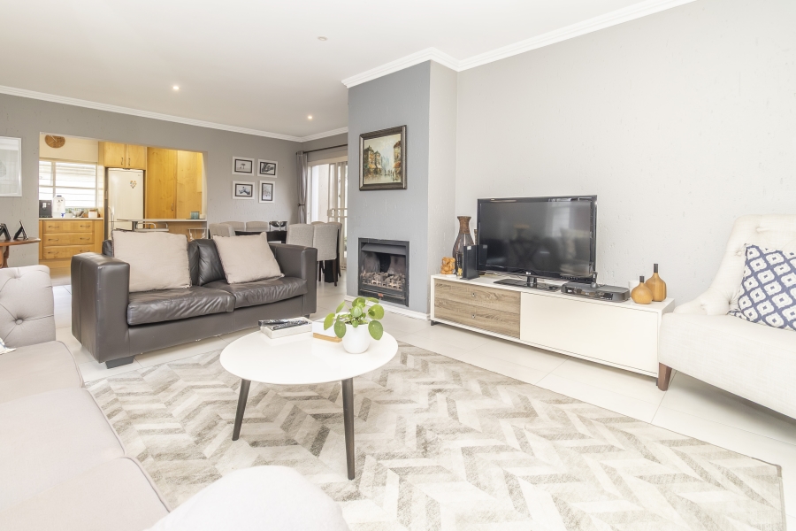 3 Bedroom Property for Sale in Magaliessig Gauteng