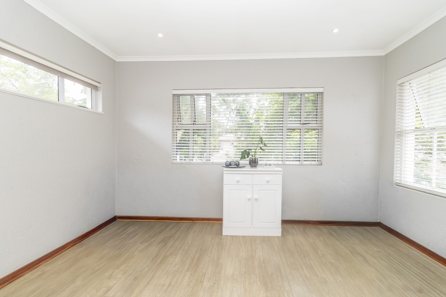 3 Bedroom Property for Sale in Magaliessig Gauteng
