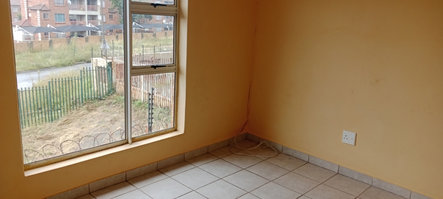 2 Bedroom Property for Sale in Birchleigh Gauteng