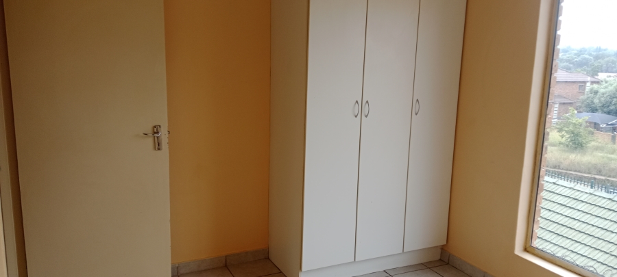 2 Bedroom Property for Sale in Birchleigh Gauteng