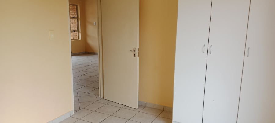 2 Bedroom Property for Sale in Birchleigh Gauteng