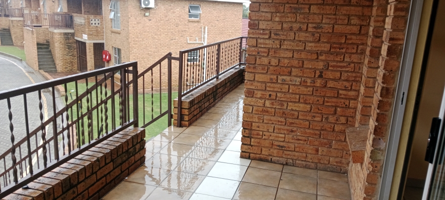 2 Bedroom Property for Sale in Birchleigh Gauteng