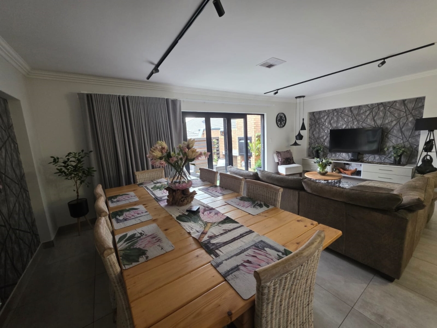 3 Bedroom Property for Sale in Bartlett Gauteng