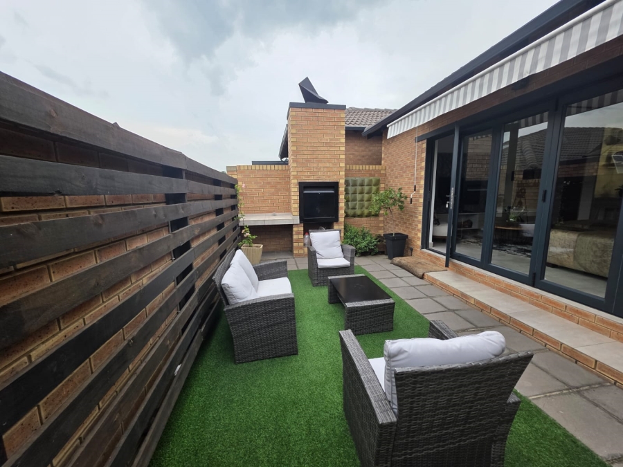 3 Bedroom Property for Sale in Bartlett Gauteng