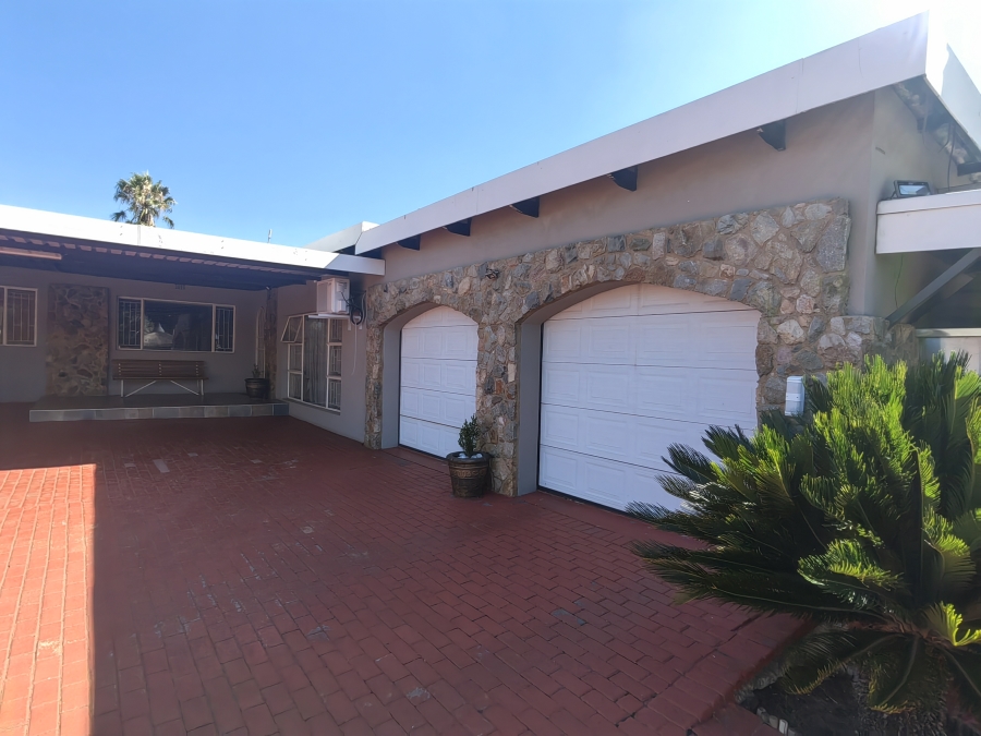 3 Bedroom Property for Sale in Rensburg Gauteng