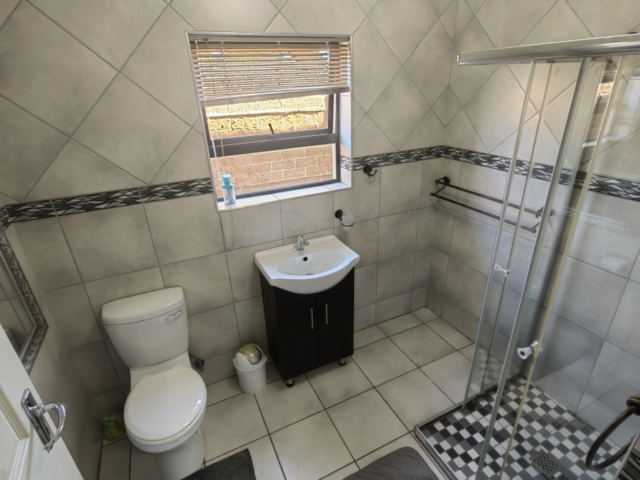 3 Bedroom Property for Sale in Rensburg Gauteng