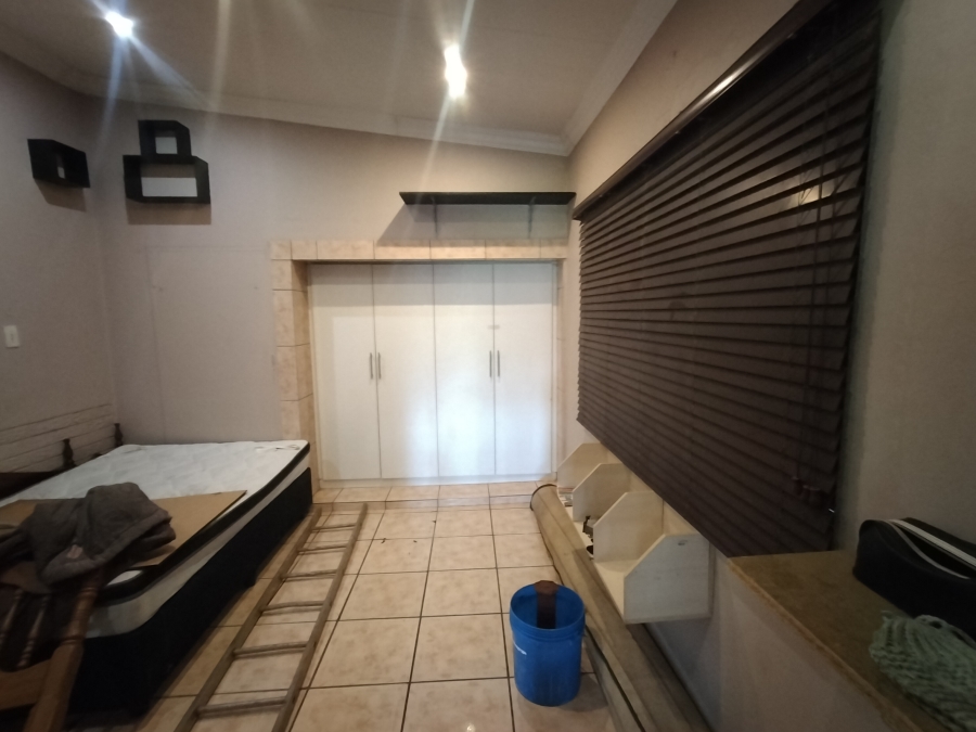 6 Bedroom Property for Sale in Heatherdale AH Gauteng