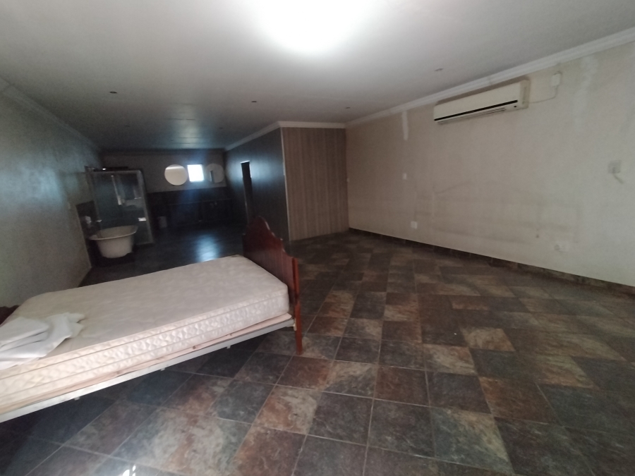 6 Bedroom Property for Sale in Heatherdale AH Gauteng