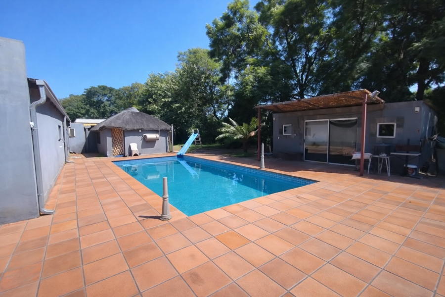 6 Bedroom Property for Sale in Heatherdale AH Gauteng