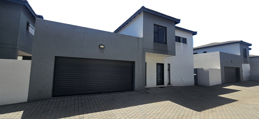 3 Bedroom Property for Sale in Edenvale Central Gauteng