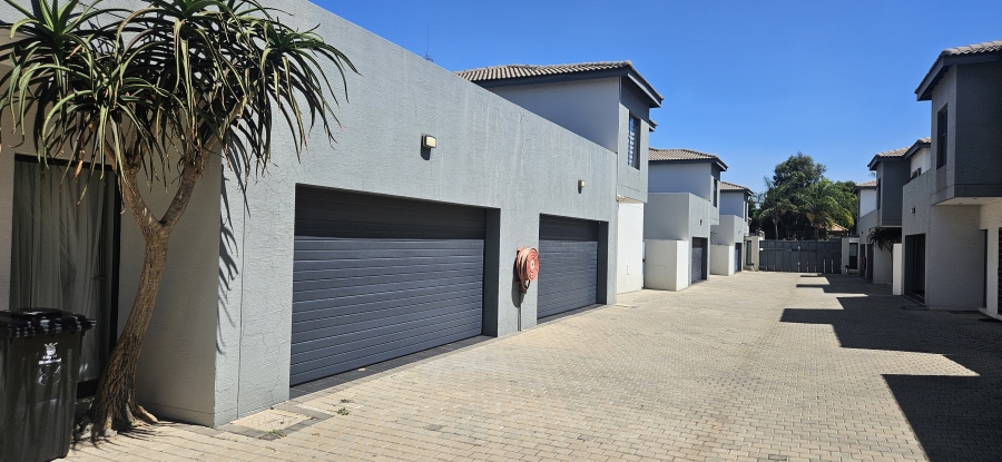 3 Bedroom Property for Sale in Edenvale Central Gauteng