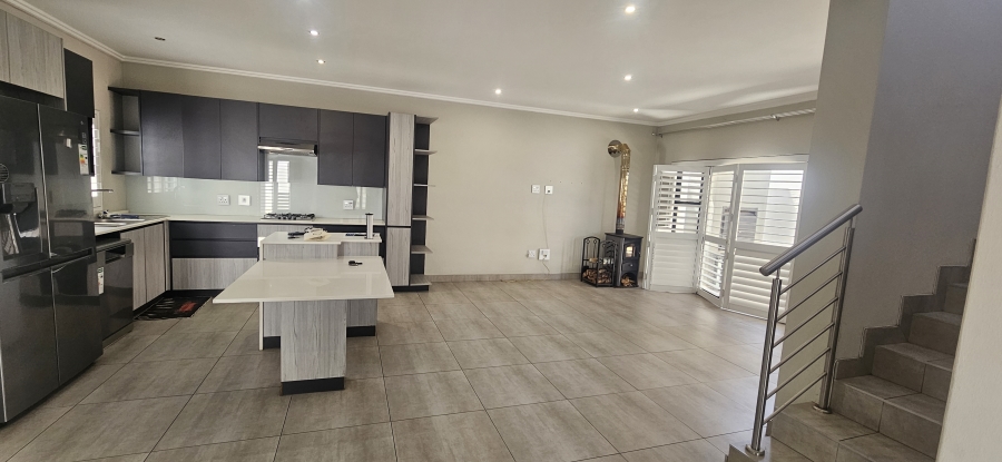 3 Bedroom Property for Sale in Edenvale Central Gauteng