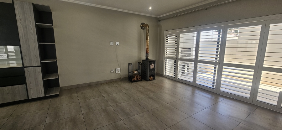 3 Bedroom Property for Sale in Edenvale Central Gauteng