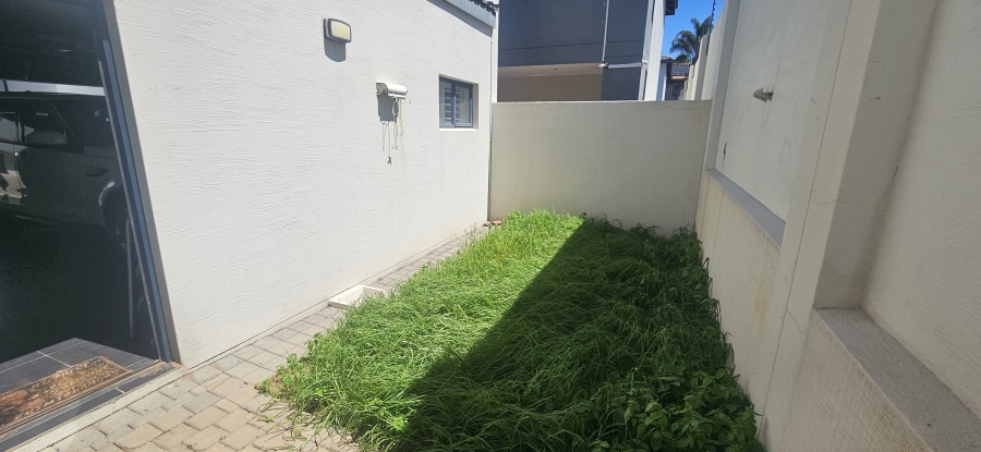 3 Bedroom Property for Sale in Edenvale Central Gauteng