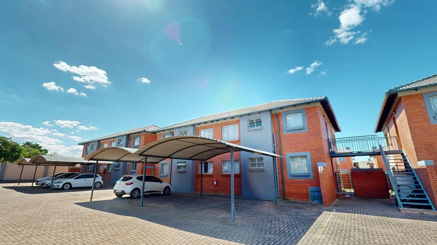 2 Bedroom Property for Sale in Andeon Gauteng